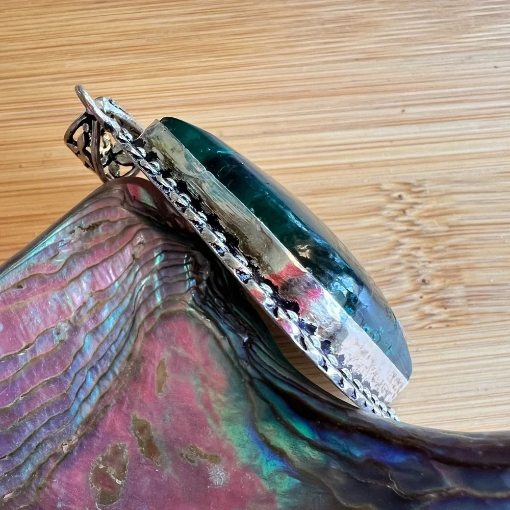 Green Labradorite Silver Pendant - Picture 7 of 9
